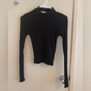 Ivy + Main Cropped Black Long Sleeve fitted, very fitted Sz Small